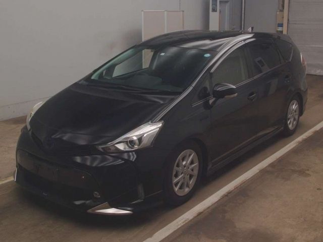 210 Toyota Prius alpha ZVW41W 2014 г. (TAA Kantou)